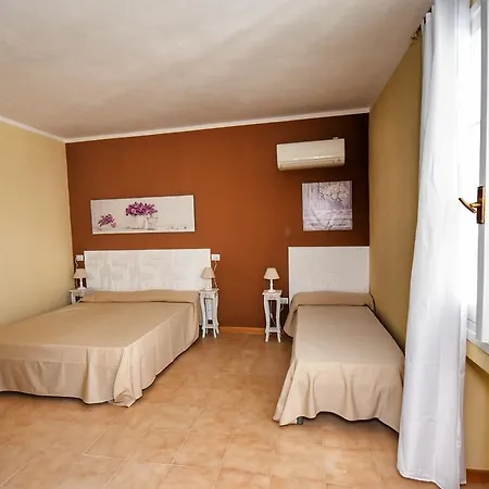 招待所 Domus Regia 奧爾比亞