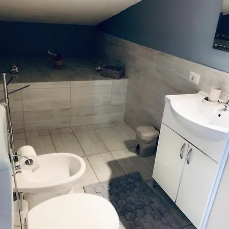 Domus Regia 招待所 奧爾比亞